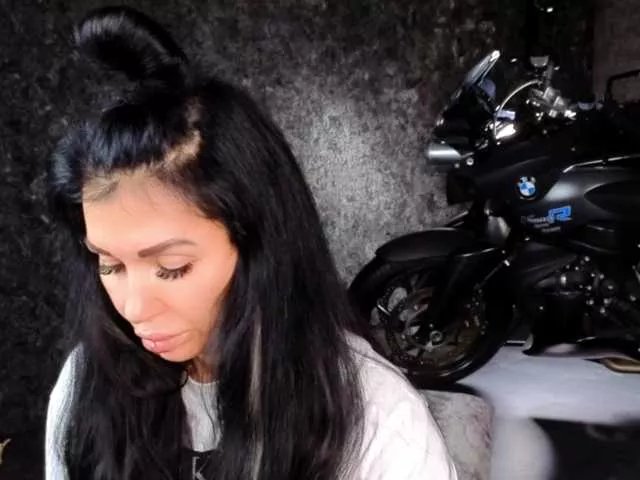 -BABAYAGA- from BongaCams is Freechat