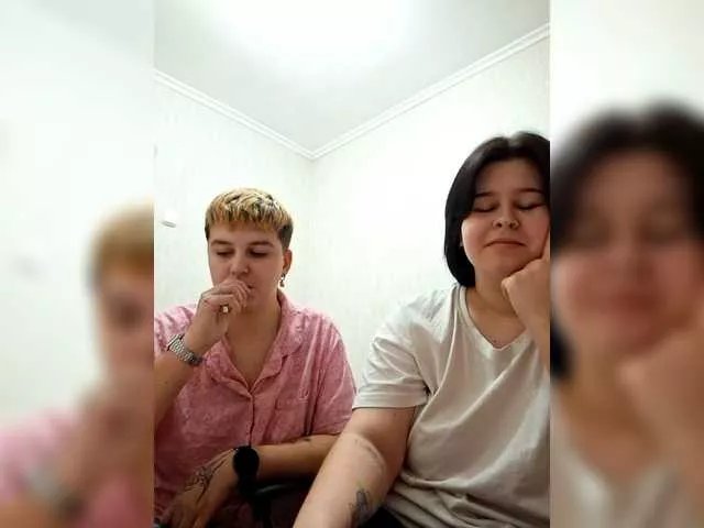 2Lesbians from BongaCams is Freechat