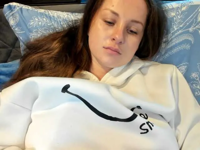 blueeyedzaya-sexy — Hello everyone, I hope you will support me. I love to enjoy myself. 