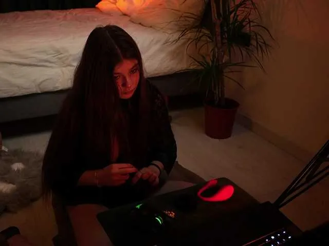 bogduzy — Thank you so much for the donation Every @300 tokens I'll dance naked for 10 minutes Waiting for your support  Only @remain left!