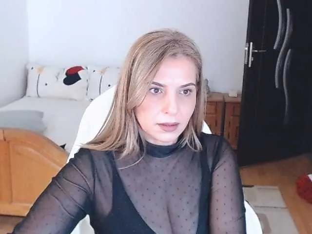 Evamaria2025 — Wet my pussy