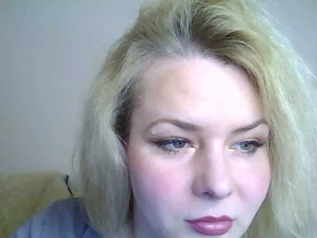 HollyLaPretty — Hey guys!:) Goal- #Dance #hot #pvt #c2c #fetish #feet #roleplay Tip to add at friendlist and for requests!