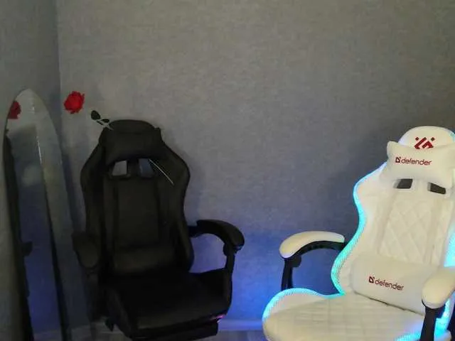 LindaElosiMilf — Hi my sweet! Do you love sexy milf??