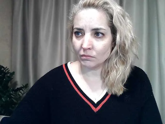 mariska-kiska — look at camera 25, show nipple 20, show breast 40, open pussy 50, open ass 70, undress and show my holes 100 tokens