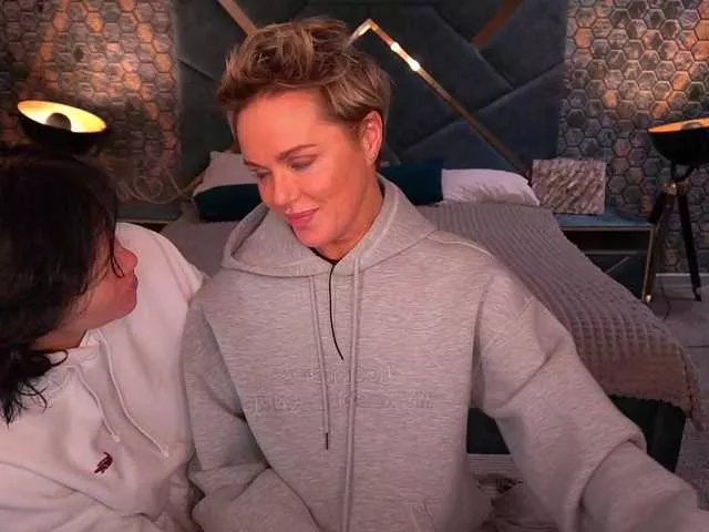 PleasureWeCouple from BongaCams is Freechat