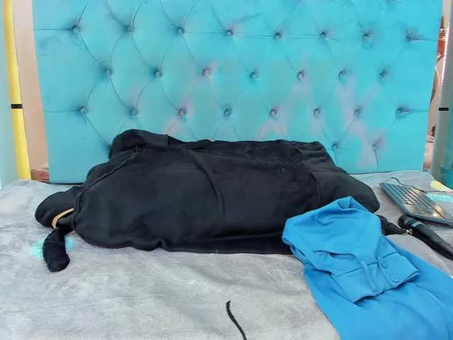 PocahontasPow — Moans, vibrations and much more... only if you dare Domi ONRide Torso 