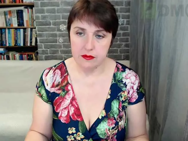 RainbowLady — To avoid disappointment, read about me in my profile. Have a great day and a good mood to everyone!