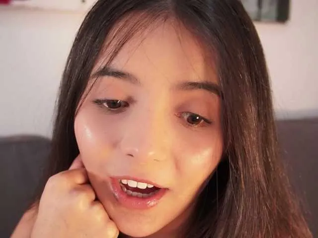 raychellblack — @remain restantes para empezar el show: Hot dancing in panties. #cute #latina #young #natural