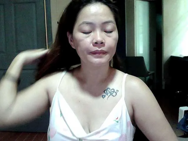 Wildhotsinglemom69 —  hi welcome to my room.. :) if you join me will you will be satisfied and enjoy :) 