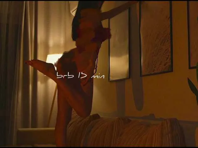 xxx-Molly — The model on the screen does not undress, does not jerk off and does not go to private parties. but he loves live communication, the atmosphere and paying attention to those who support through the tip menu)