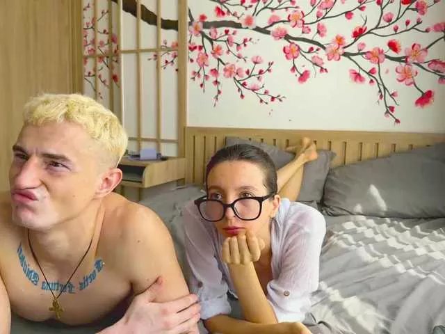 yummy-couple from BongaCams is Freechat