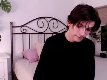 a_lf — off t-shirt 5 min [245 tokens remaining] #18 years old and #new here