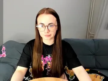 alice_presly — GOAL: tease with my cute bra [76 tokens remaining] Everyone around says that being a model is fashionable... but can I do it? #feet #18 #natural #lovense #new