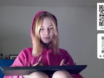 alismoona on Chaturbate