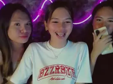 aliyahfoxs — Hello im aliyah ! im new to this site if you love to play take me now! #pinay #asian #daddy #petite #sexy