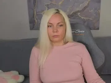april_nelson — GOAL: show off a beautiful ass [5 tokens remaining] Welcome to my room! im April im glad to see u to ! #milf #blonde #bigboobs #bigass #new