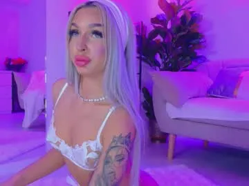 ariannaxo_ — Are you readdy for trouble ?  #cb15 #squirt #smalltits #bigass #anal