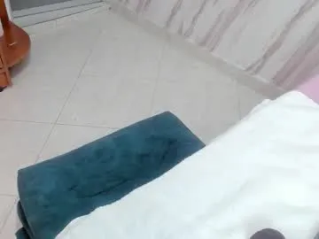 arya_nahalii on Chaturbate