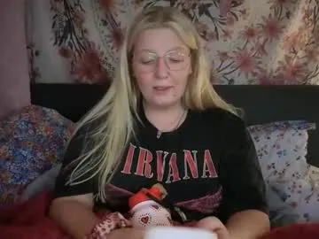 barbiegirl966 — I want to cum like crazy  ;P <3 11 tokens ultra high <3 [2997 tokens left] #milf #squirt #curvy #british #blonde