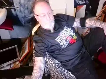 blindsurfer780299 — Freechat on Chaturbate