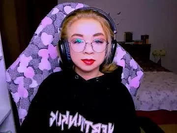 blinkofeyess — Multi Goal: happy Niki [2000 tokens left] #findom #femdom #longnails #teen #strapon