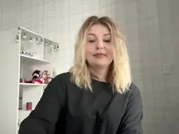 blondie_xoxoxo on Chaturbate