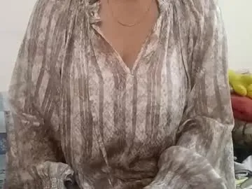 bodyandbrush — GOAL: Remove Shirt [44 tokens remaining] Welcome to my room! #new #indian #bigboobs #curvy #dance