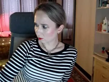 classyinna — GOAL: Flowers for my birthday [258 tokens remaining] Good vibes only:) #milf #nonude #leggings #femdom #goddess