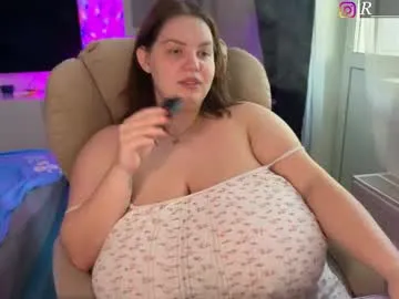 courteous_raspberrrry — Hello my dear boys) Goal: topless in front of the camera for 30 minutes [1078 tokens left] #bigboobs #lovense #18 #bbw #natural