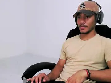 damiann_rees — Lovense Mission on - Interactive Toy that vibrates with your Tips - Multi Goal: New Goal [880 tokens left] #lovense #latino #cum #muscle #biceps