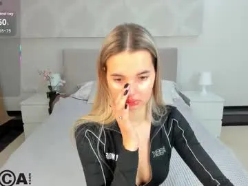 donnaaa_evans — Wish me a good day [4 tokens left] #nonude #young #teen #shy #squirt