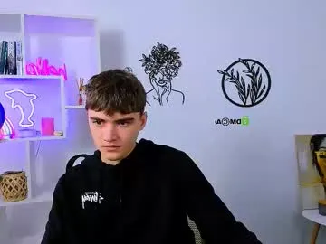 emil_lucky — for a good mood  #18 #cute #muscle #new [1776 tokens remaining]