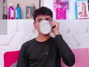 ethan_westt on Chaturbate