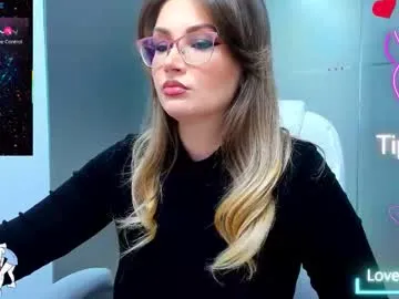 evelyne_rose on Chaturbate