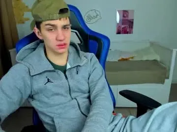 frank_mooree — HEY GUYS ! / CUMSHOW  #young #bigcock #findom #twink #master [1500 tokens remaining]