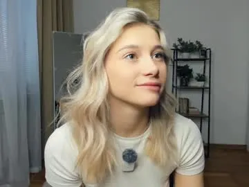 glossybabe_ on Chaturbate