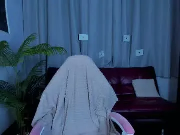 hwasamoore — GOAL: stand up and show myself [31 tokens remaining] Welcome to my room! #bigass #puffynipples #curvy #bigboobs #cute