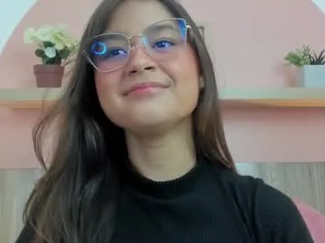 ivette_swan — GOAL: ride pillow + blowjob [200 tokens remaining] Welcome to my room! #18 #petite #leggins #skinny #glasses