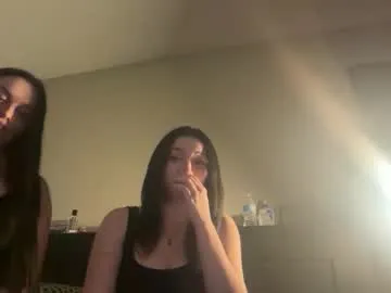 ivyxjade_rose from Chaturbate