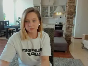 joana_beatris — Today is my first day---please support me #new #bigass #shy #blonde #teen [131 tokens remaining]