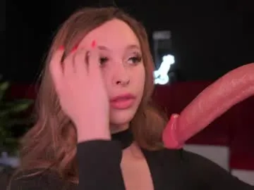 karolinedeep_love from Chaturbate