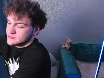 kolyakayne — GOAL: TAKE OFF SHIRT [66 tokens remaining] CUM IN PVT ONLY #gay #uncut #shaved #bigcock #new