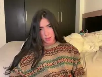 latinella on Chaturbate