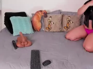 laura1__ on Chaturbate