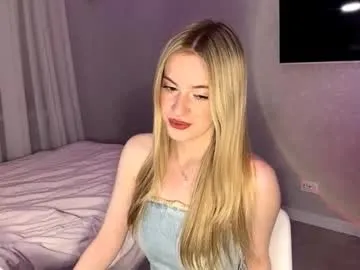 leonormcelyea — Goal: See how i can trace fingers at my waist - I'm Eve, a little #shy about my #braces and #smalltits because I'm #18, I'm the #new girl here [40 tokens remaining]