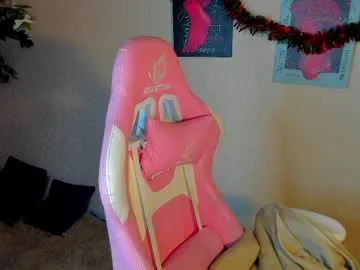 lina_reeds on Chaturbate
