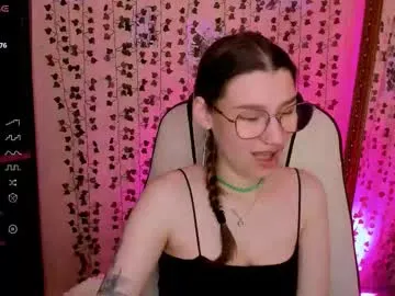 linablossom — GOAL: ride on the pillow + spank my ass [72 tokens remaining] go!go!go! let's have fun <3 #german #natural #nonude #bigboobs #cute