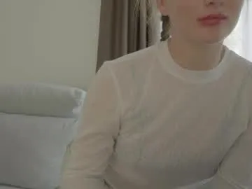 lubimka_lu — Welcome to my room! - Goal: take off top [46 tokens left] #butterlegs #skinny #young #new #boobs #heels #cute #feet