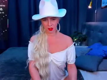 luna_lew1s — GOAL: I kiss and lick the head of your cock [21 tokens remaining] Try it on me #lovense #milf #skinny #mature #bignipples