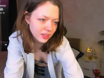 lunarlily7 on Chaturbate